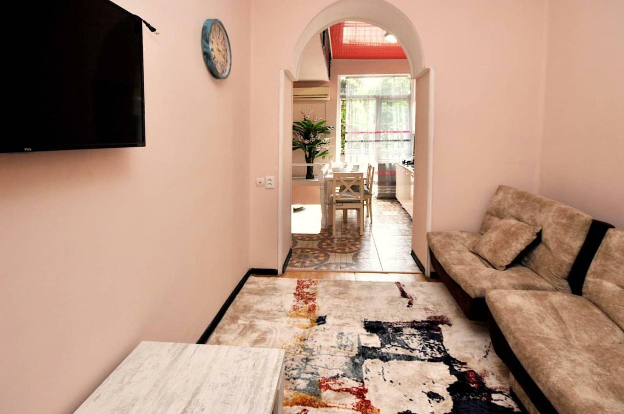 Dani Home Tbiliszi Kültér fotó